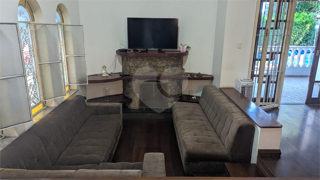 SOBRADO MARAVILHOSO A VENDA PRÓXIMO AO HORTO FLORESTAL - 4 DORMS (2 SUÍTES) E 4 VAGAS DE GARAGEM