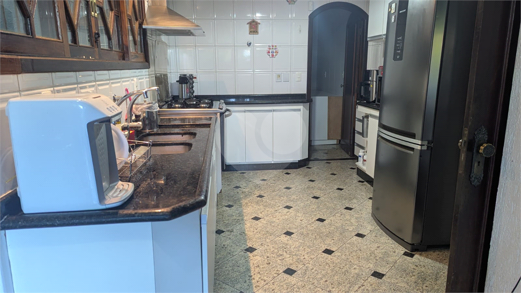 SOBRADO MARAVILHOSO A VENDA PRÓXIMO AO HORTO FLORESTAL - 4 DORMS (2 SUÍTES) E 4 VAGAS DE GARAGEM