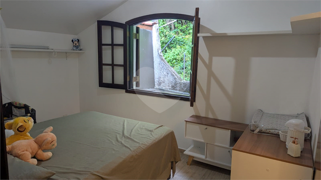 SOBRADO MARAVILHOSO A VENDA PRÓXIMO AO HORTO FLORESTAL - 4 DORMS (2 SUÍTES) E 4 VAGAS DE GARAGEM