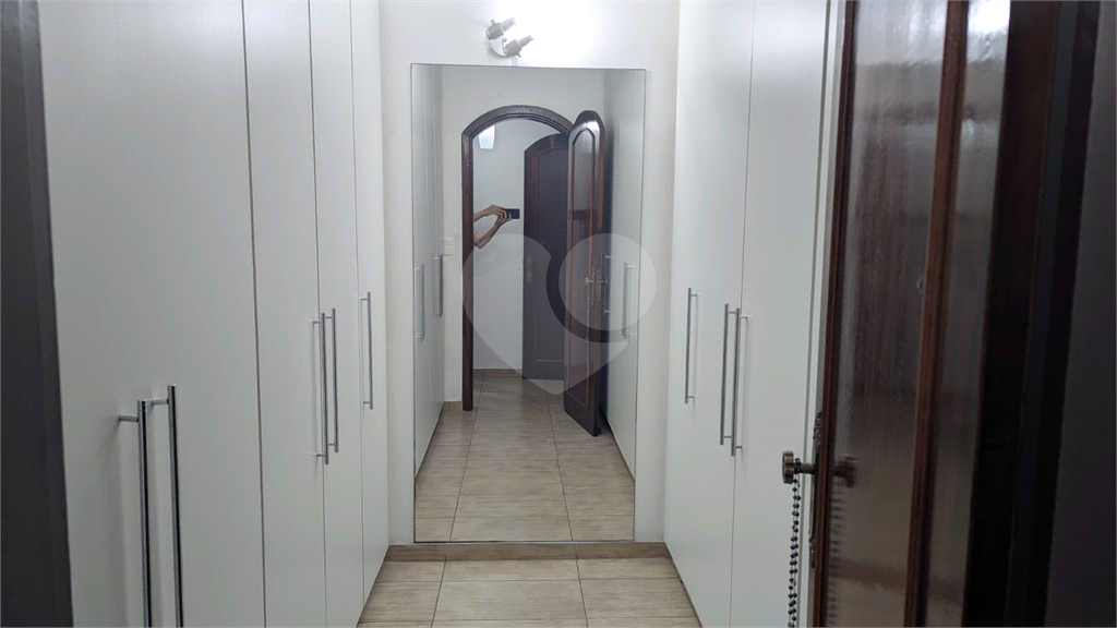 SOBRADO MARAVILHOSO A VENDA PRÓXIMO AO HORTO FLORESTAL - 4 DORMS (2 SUÍTES) E 4 VAGAS DE GARAGEM