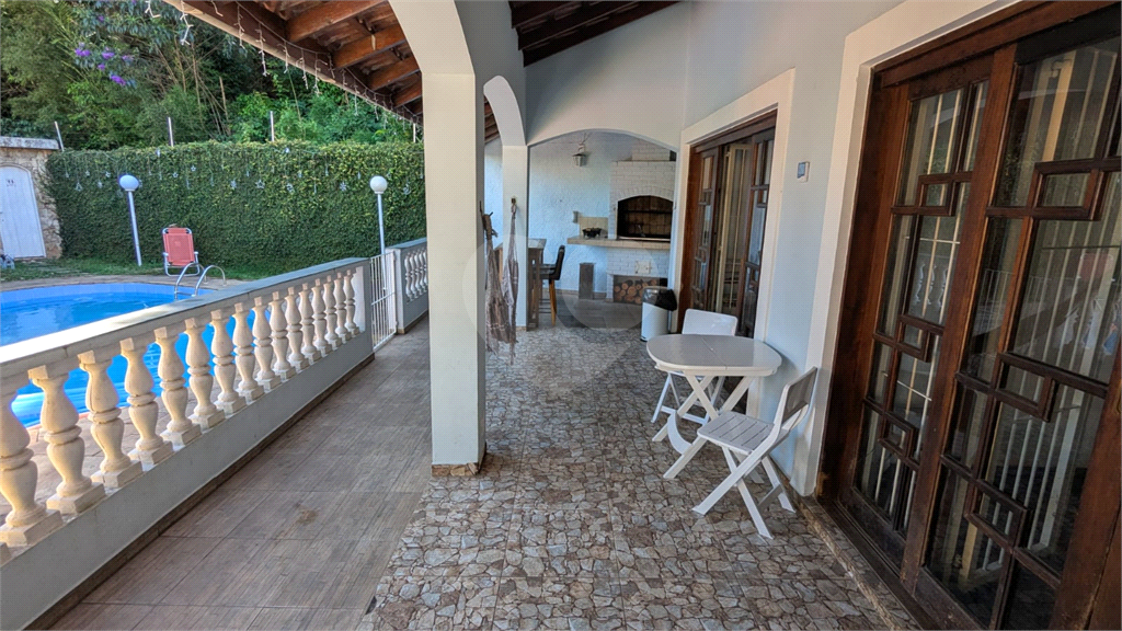 SOBRADO MARAVILHOSO A VENDA PRÓXIMO AO HORTO FLORESTAL - 4 DORMS (2 SUÍTES) E 4 VAGAS DE GARAGEM