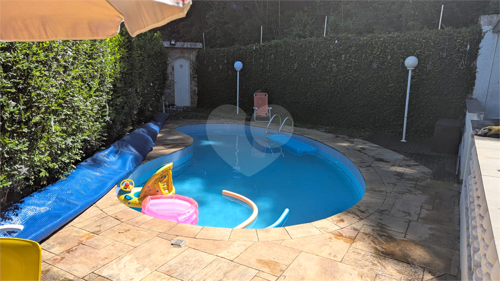 SOBRADO MARAVILHOSO A VENDA PRÓXIMO AO HORTO FLORESTAL - 4 DORMS (2 SUÍTES) E 4 VAGAS DE GARAGEM