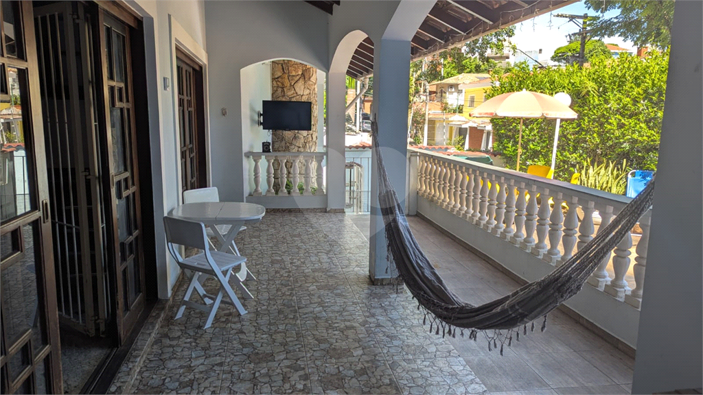 SOBRADO MARAVILHOSO A VENDA PRÓXIMO AO HORTO FLORESTAL - 4 DORMS (2 SUÍTES) E 4 VAGAS DE GARAGEM