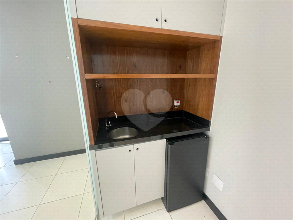 Sala Comercial Venda/Locação - 1 sala, 2 banheiros, 1 vaga