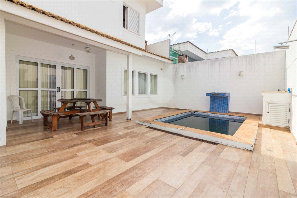 linda casa em rua fechada no horto florestal