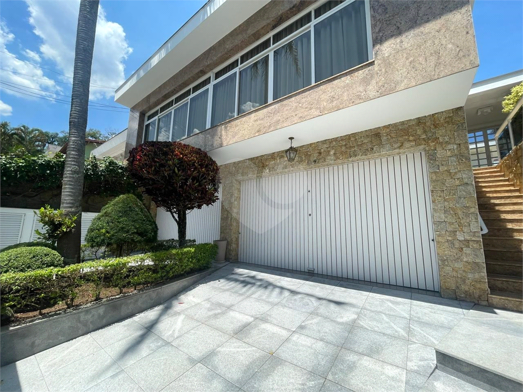 CASA TÉRREA EXCELENTE A VENDA NO TREMEMBÉ - 3 SUÍTES, PISCINA AREA GOURMET  E 4 VAGAS DE GARAGEM