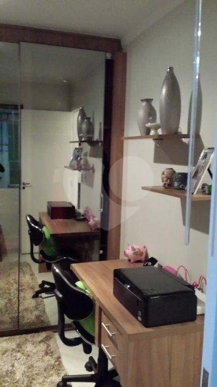 Sobrado na vila Constança com 3 dormitórios e churrasqueira