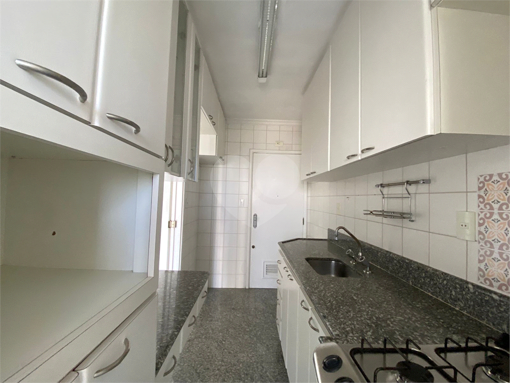 Apartamento para alugar  na Rua Pedro Doll