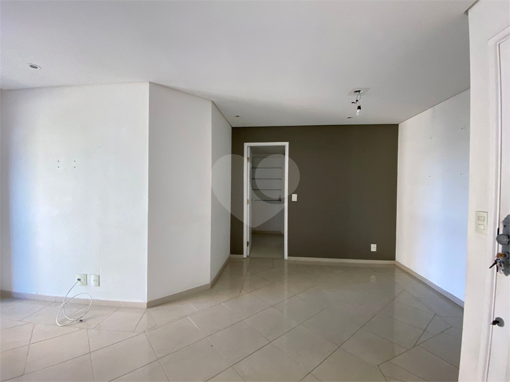 Apartamento para alugar  na Rua Pedro Doll