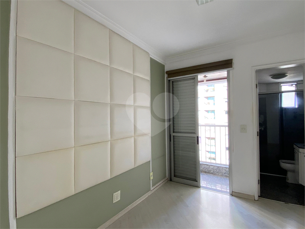 Apartamento para alugar  na Rua Pedro Doll