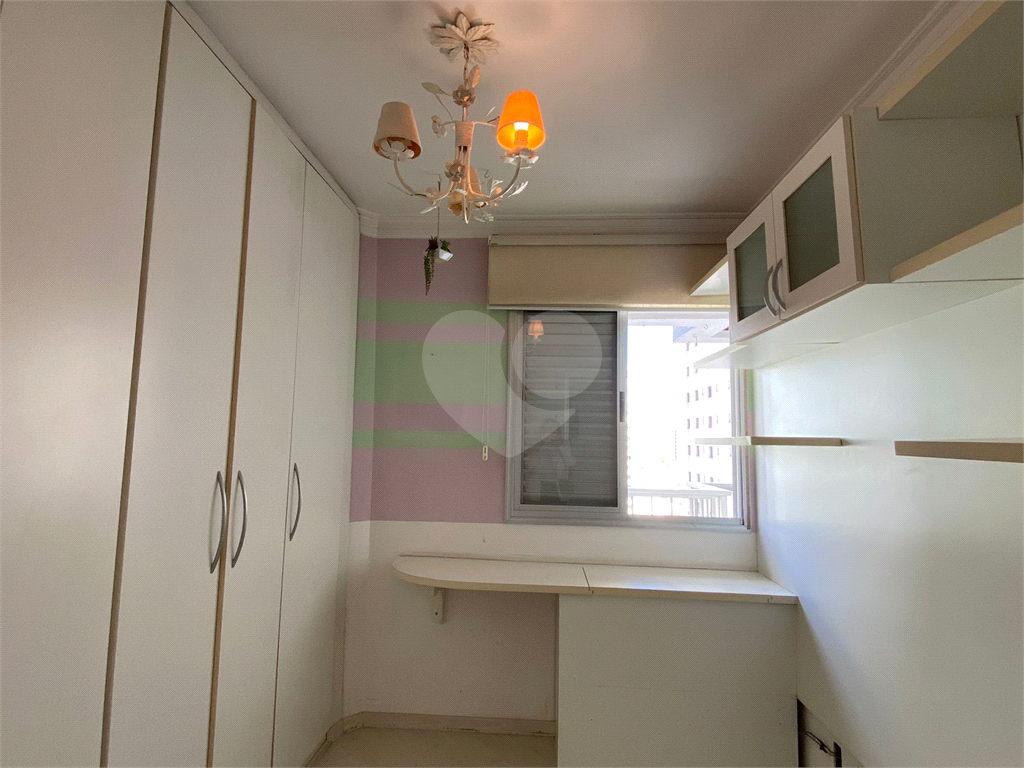 Apartamento para alugar  na Rua Pedro Doll