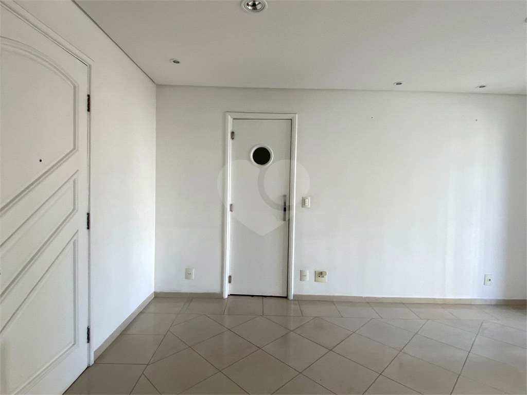 Apartamento para alugar  na Rua Pedro Doll