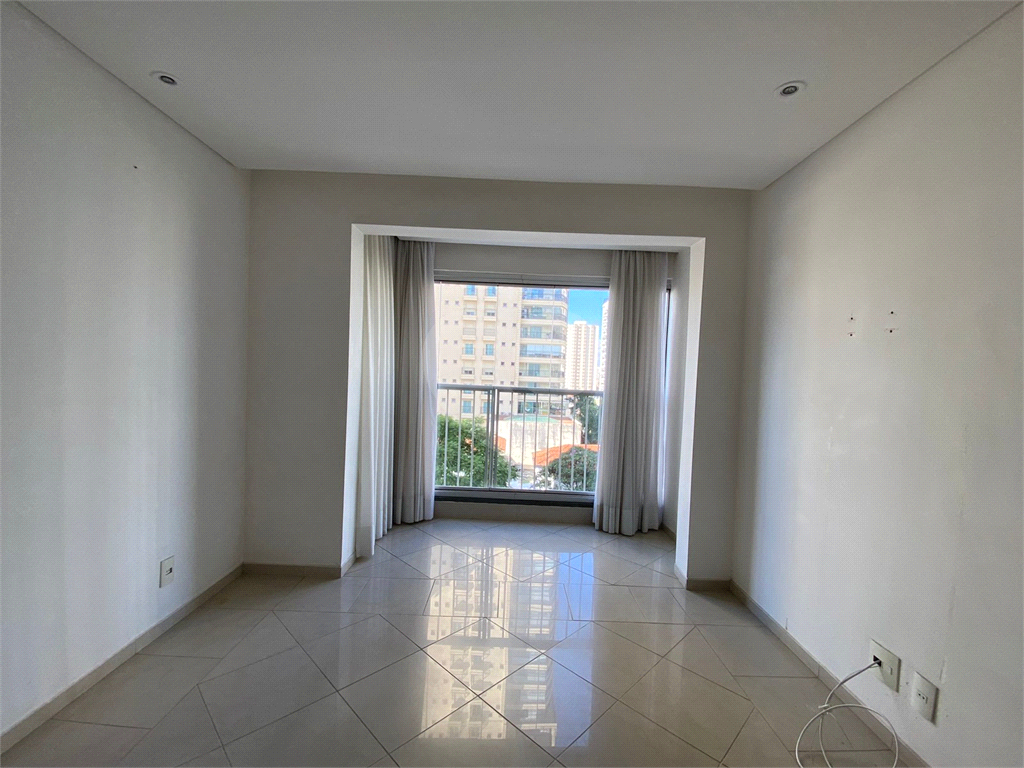 Apartamento para alugar  na Rua Pedro Doll
