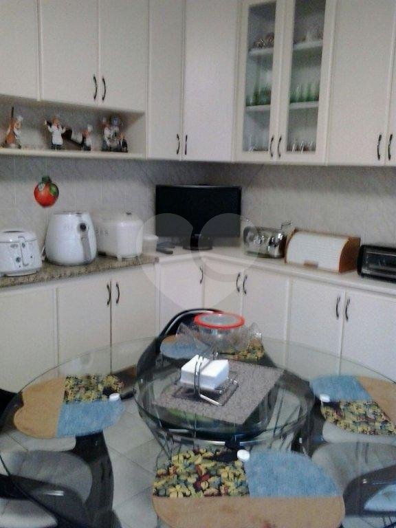 SOBRADO MARAVILHOSO A VENDA NA VILA GALVÃO - 3 DORMS (1 SUÍTE) E 6 VAGAS DE GARAGEM
