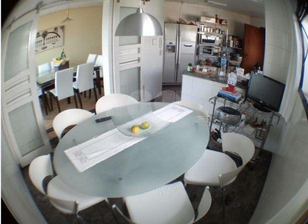 APARTAMENTO em VILA PRUDENTE