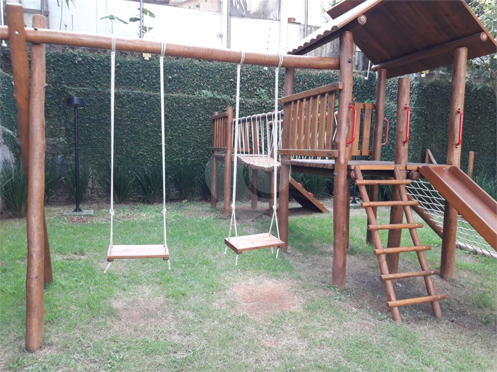 APARTAMENTO em TREMEMBÉ