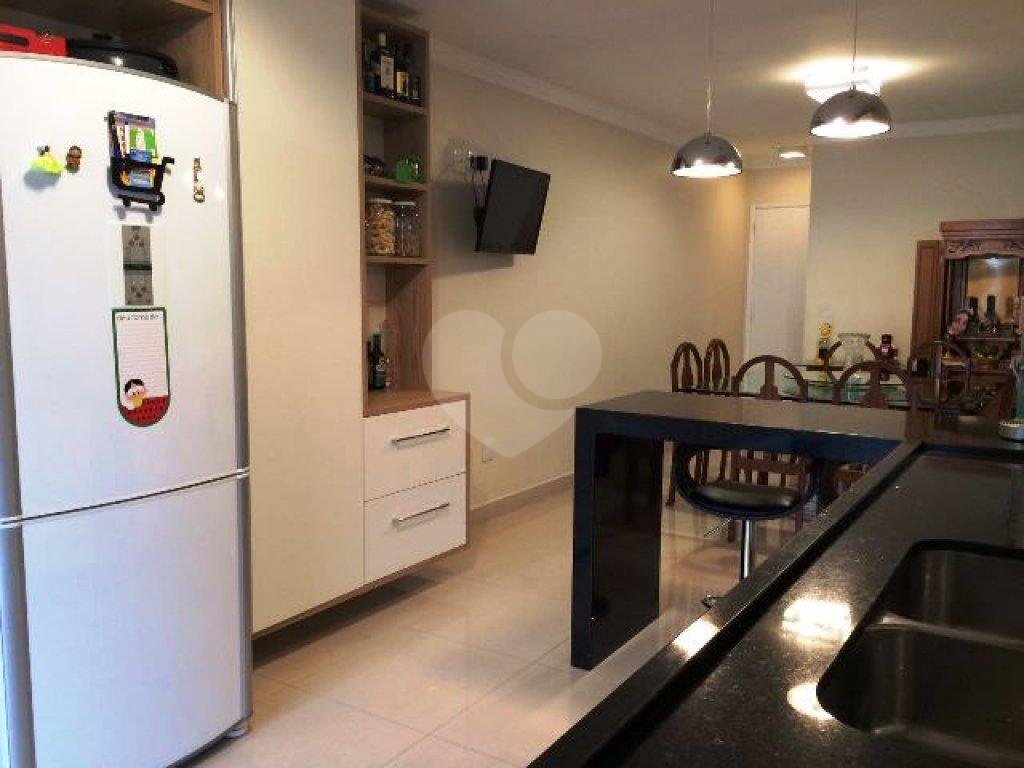 Sobrado no Jardim São Paulo, 3 dormitórios, 1 suíte, 2 vagas com quintal e edícula 