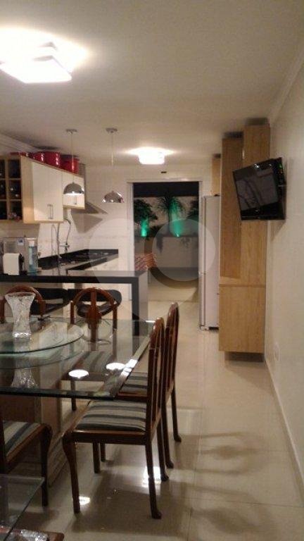 Sobrado no Jardim São Paulo, 3 dormitórios, 1 suíte, 2 vagas com quintal e edícula 