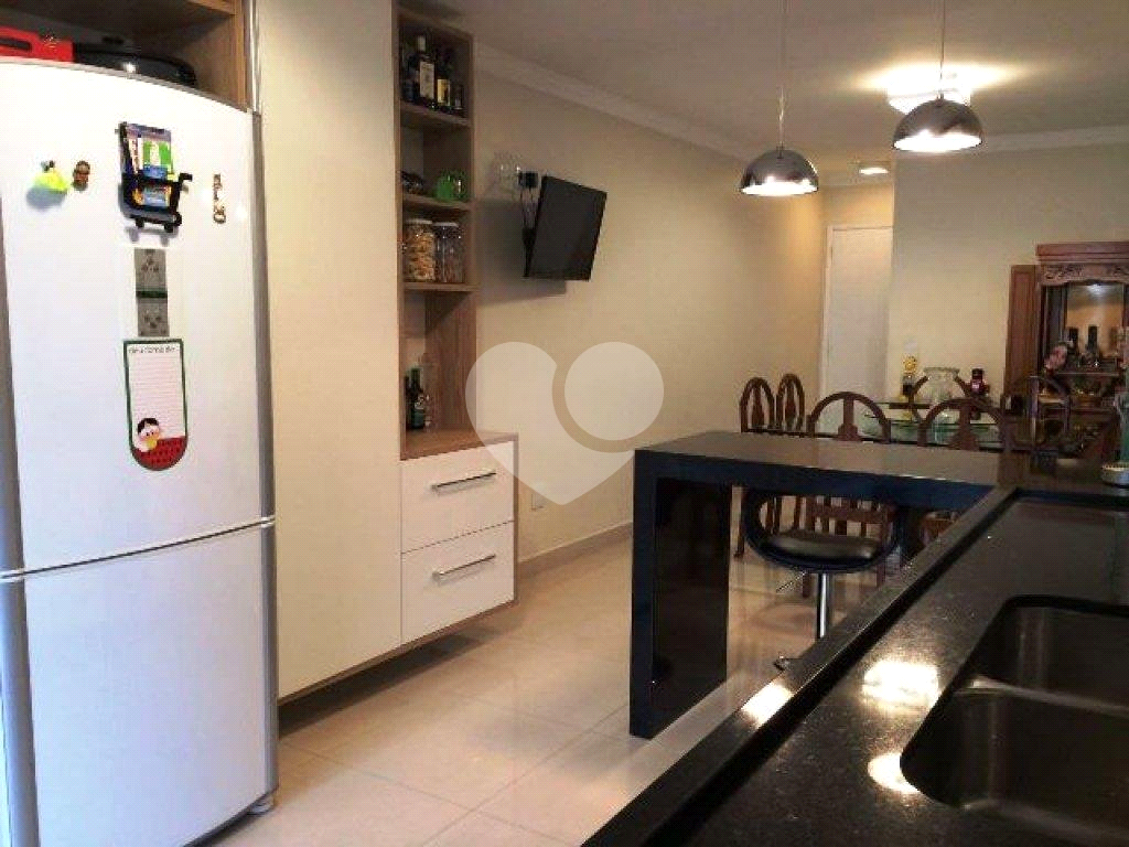 Sobrado no Jardim São Paulo, 3 dormitórios, 1 suíte, 2 vagas com quintal e edícula 