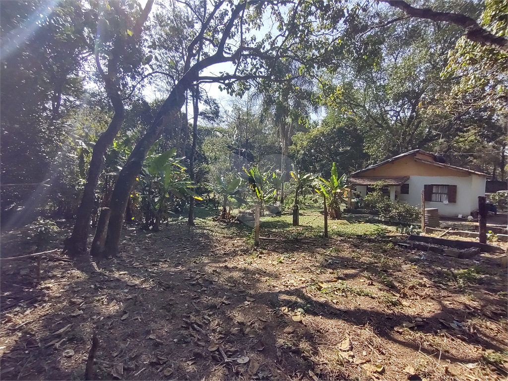 Terreno com 2 casas de 2 quartos e benfeitorias