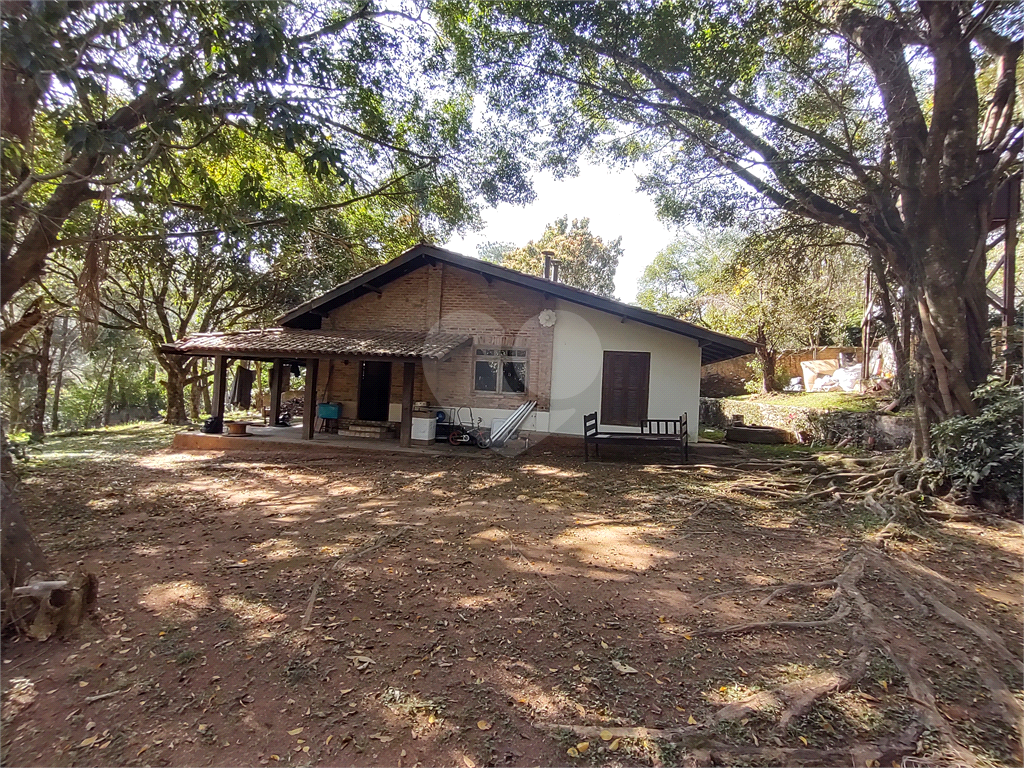 Terreno com 2 casas de 2 quartos e benfeitorias
