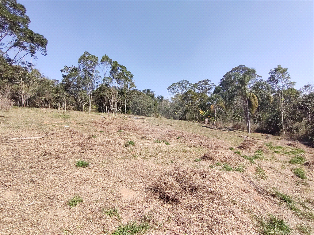 Terreno com 2 casas de 2 quartos e benfeitorias
