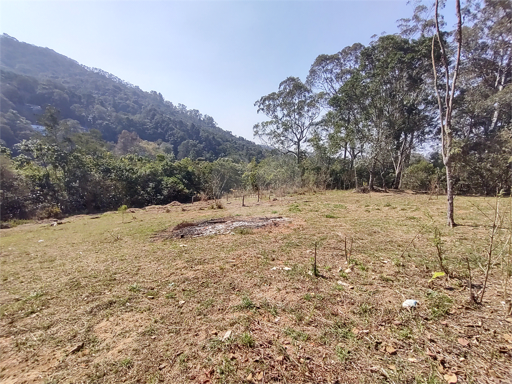 Terreno com 2 casas de 2 quartos e benfeitorias