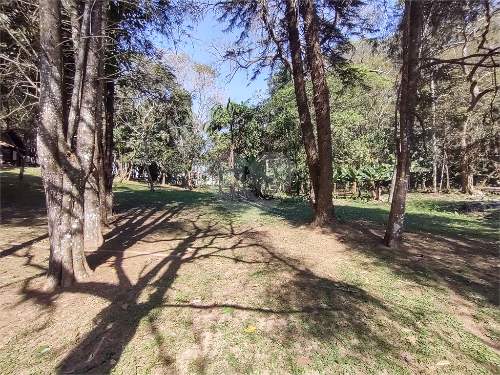 Terreno com 2 casas de 2 quartos e benfeitorias