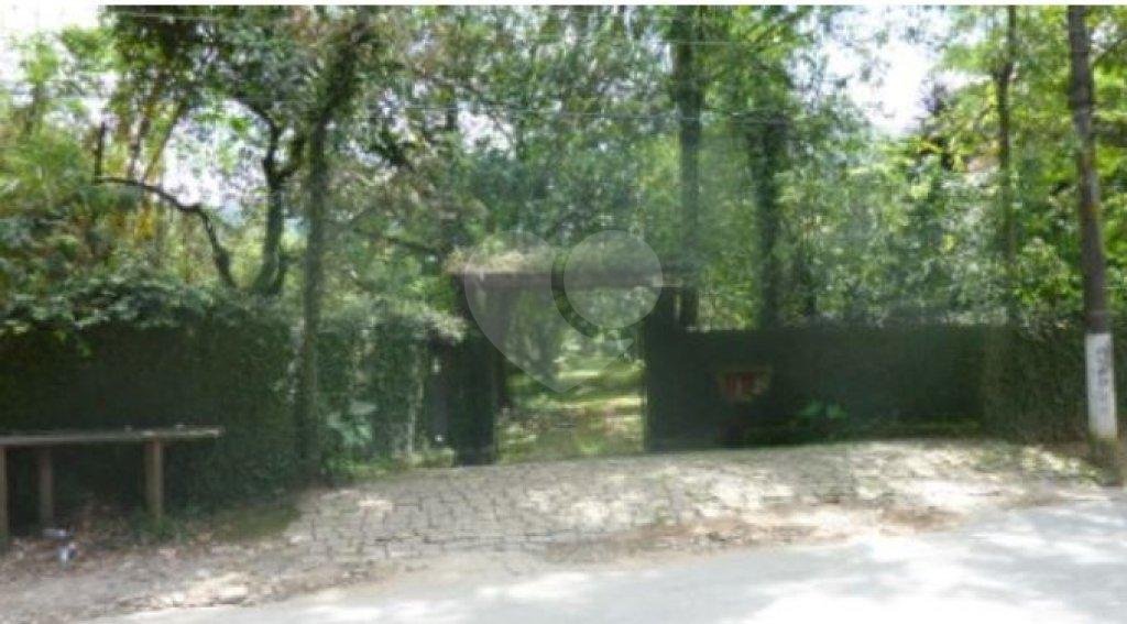 Terreno com 2 casas de 2 quartos e benfeitorias
