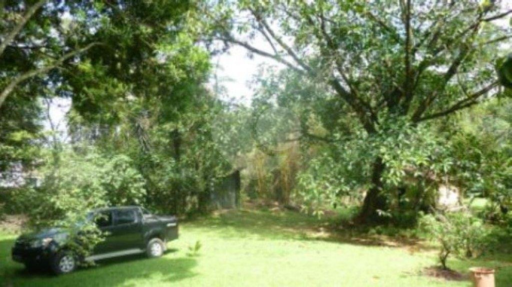 Terreno com 2 casas de 2 quartos e benfeitorias