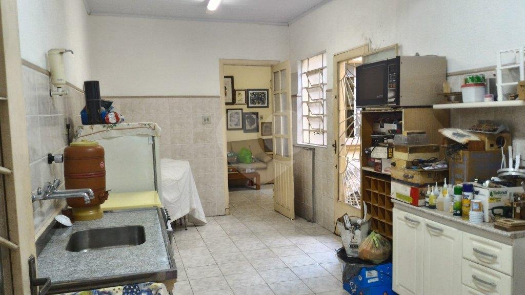 Belo sobrado amplo e  bem localizado.