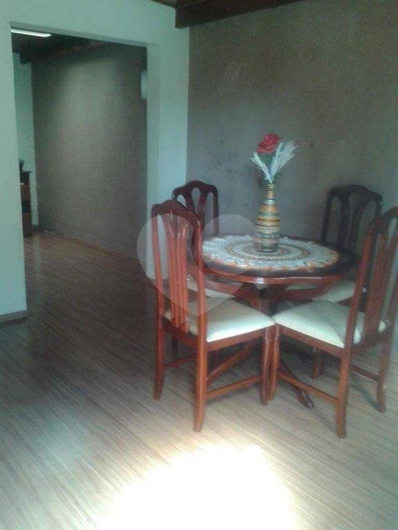 Casa à venda com 4 quartos, 200m² - Foto 8