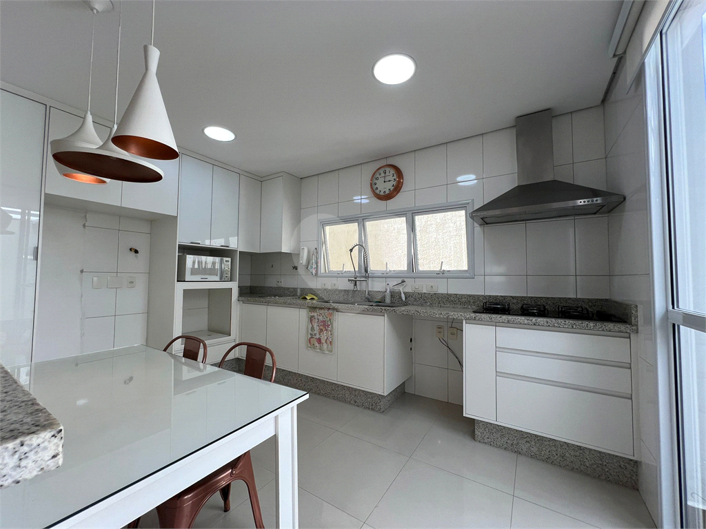 Casa em Condomínio Alto Padrão no Jardim Floresta 4 dormitórios 4 vagas e lazer completo