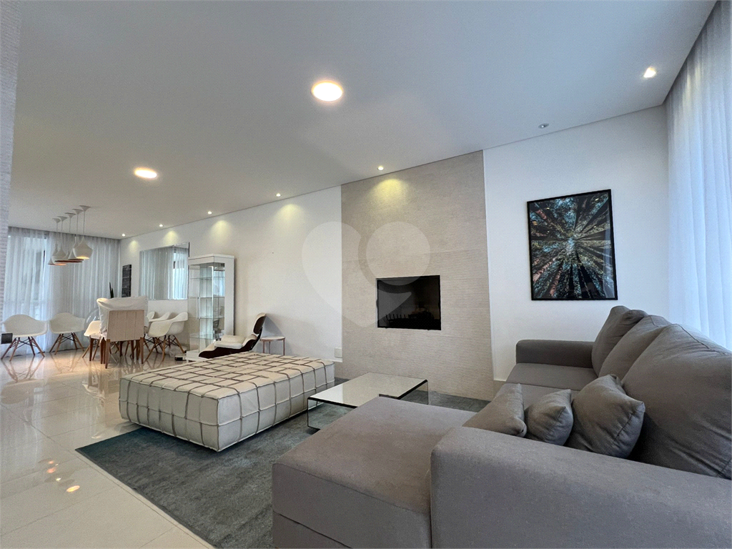 Casa em Condomínio Alto Padrão no Jardim Floresta 4 dormitórios 4 vagas e lazer completo