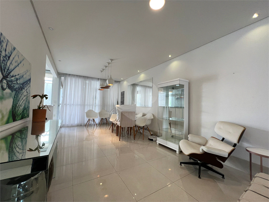 Casa em Condomínio Alto Padrão no Jardim Floresta 4 dormitórios 4 vagas e lazer completo