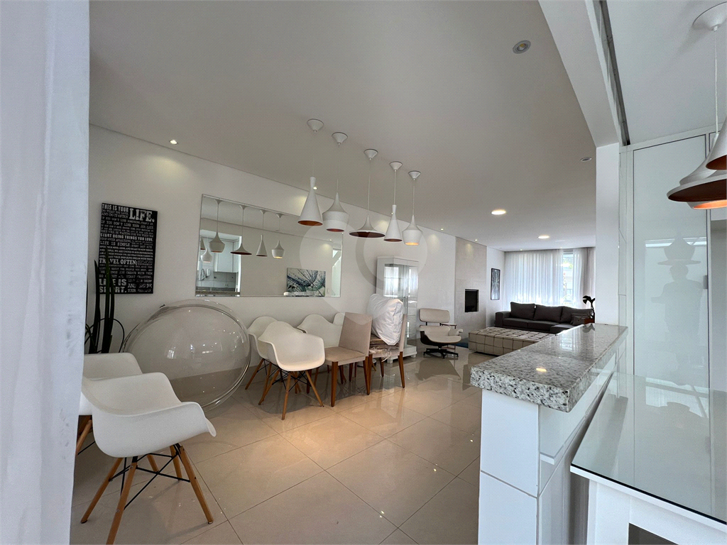 Casa em Condomínio Alto Padrão no Jardim Floresta 4 dormitórios 4 vagas e lazer completo