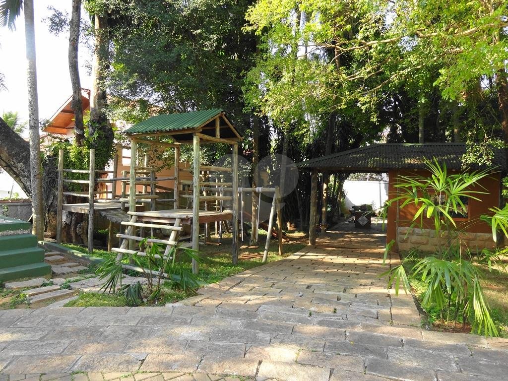 Casa em Condomínio Alto Padrão no Jardim Floresta 4 dormitórios 4 vagas e lazer completo