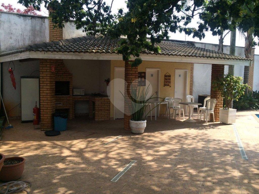 Sobrado em condomínio fechado no Horto Florestal