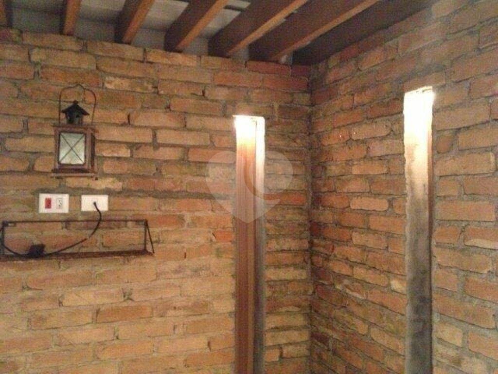 Sobrado em condomínio fechado no Horto Florestal