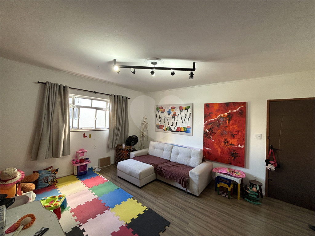 Apartamento com 80 m², distribuídos em 3 dormitórios - Locação e Venda