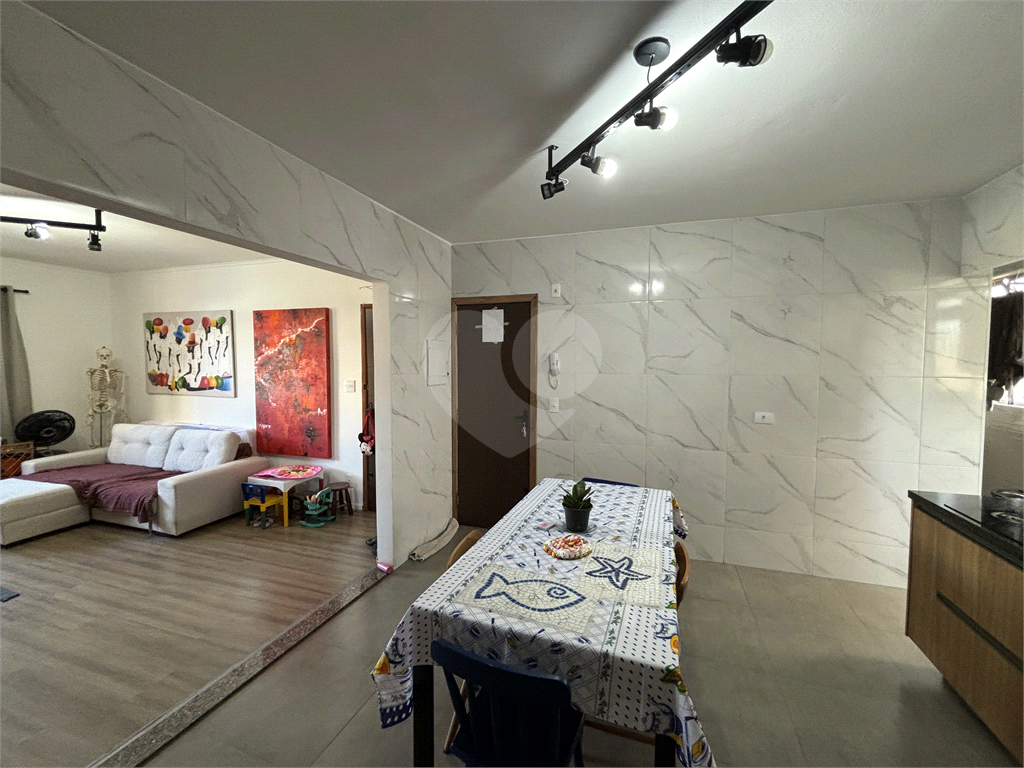 Apartamento com 80 m², distribuídos em 3 dormitórios - Locação e Venda