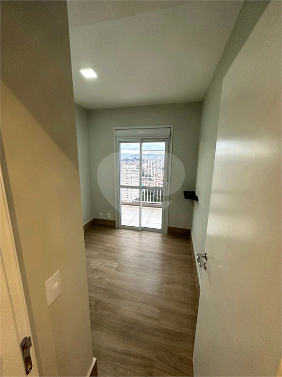 APARTAMENTO em VILA GUSTAVO