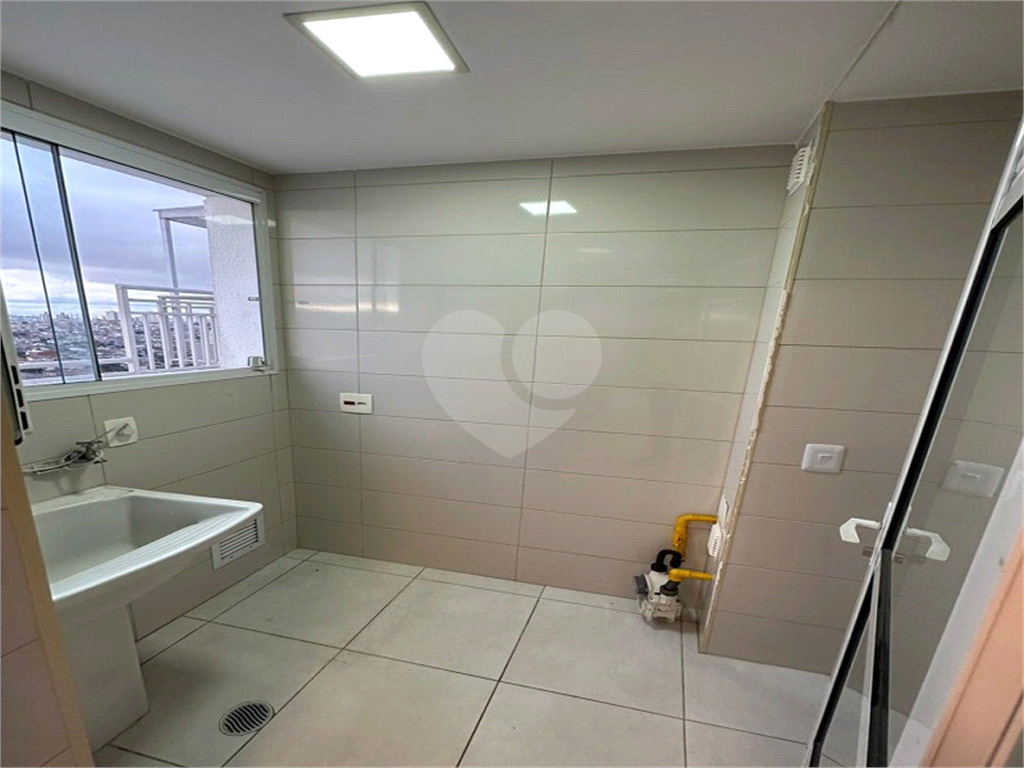 APARTAMENTO em VILA GUSTAVO