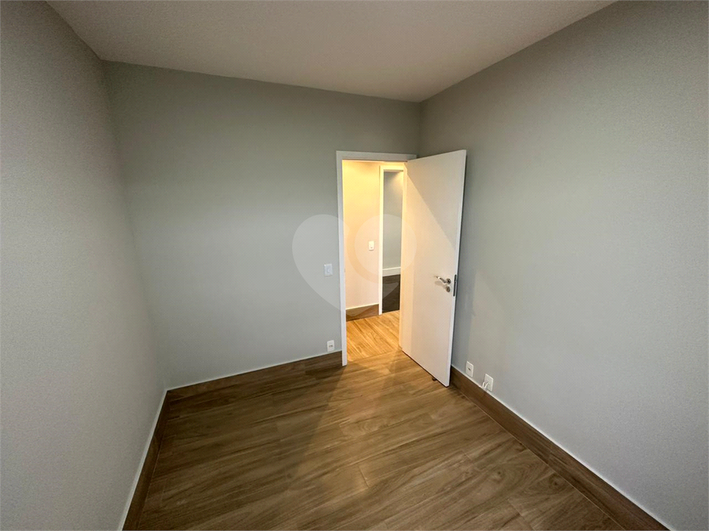 APARTAMENTO em VILA GUSTAVO