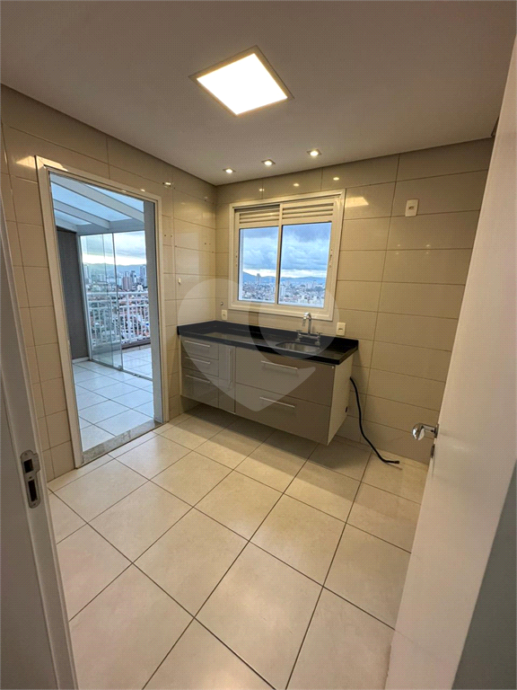 APARTAMENTO em VILA GUSTAVO