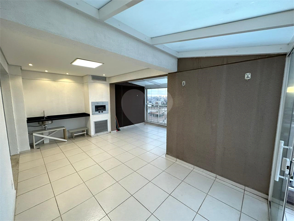 APARTAMENTO em VILA GUSTAVO