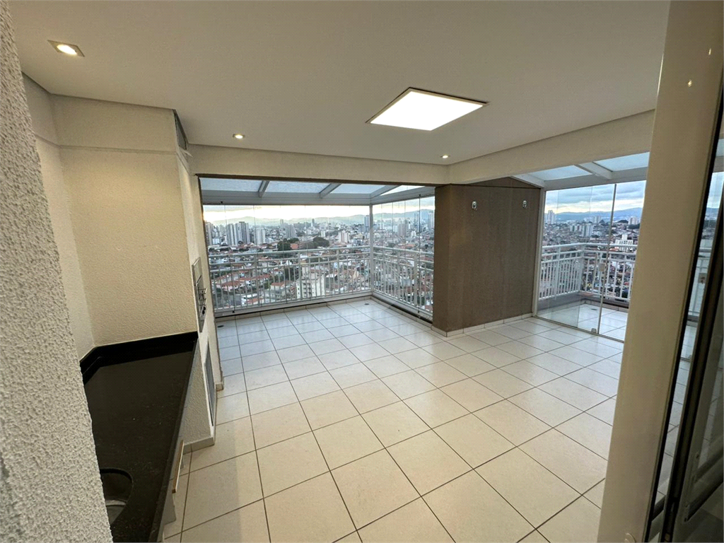 APARTAMENTO em VILA GUSTAVO