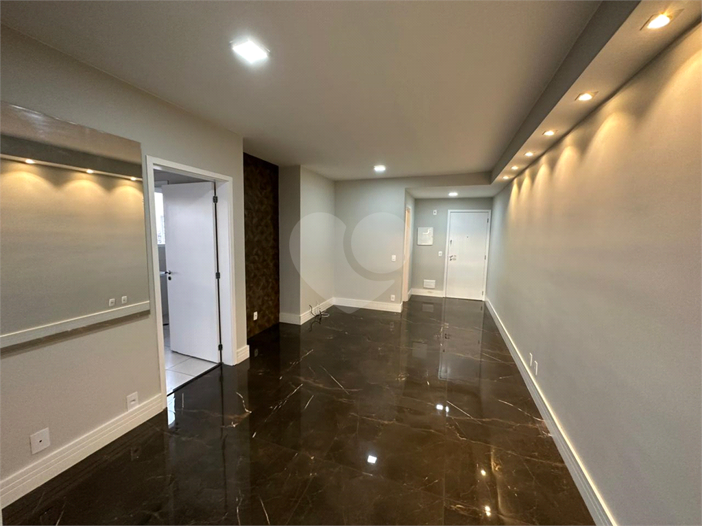 APARTAMENTO em VILA GUSTAVO