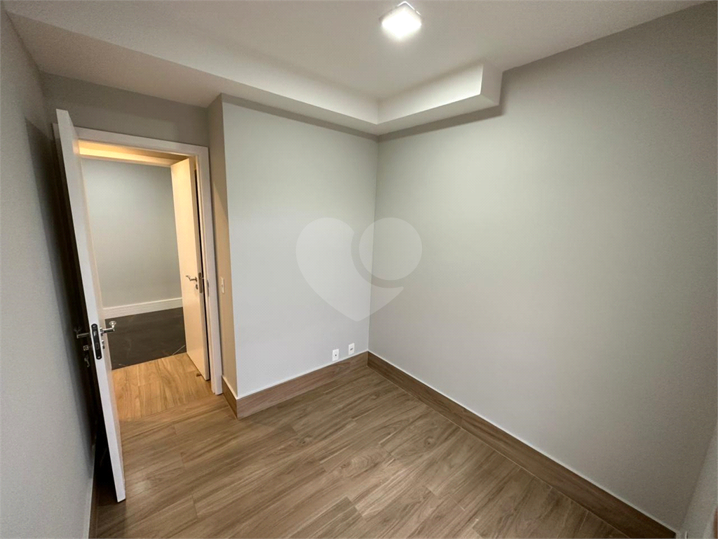 APARTAMENTO em VILA GUSTAVO