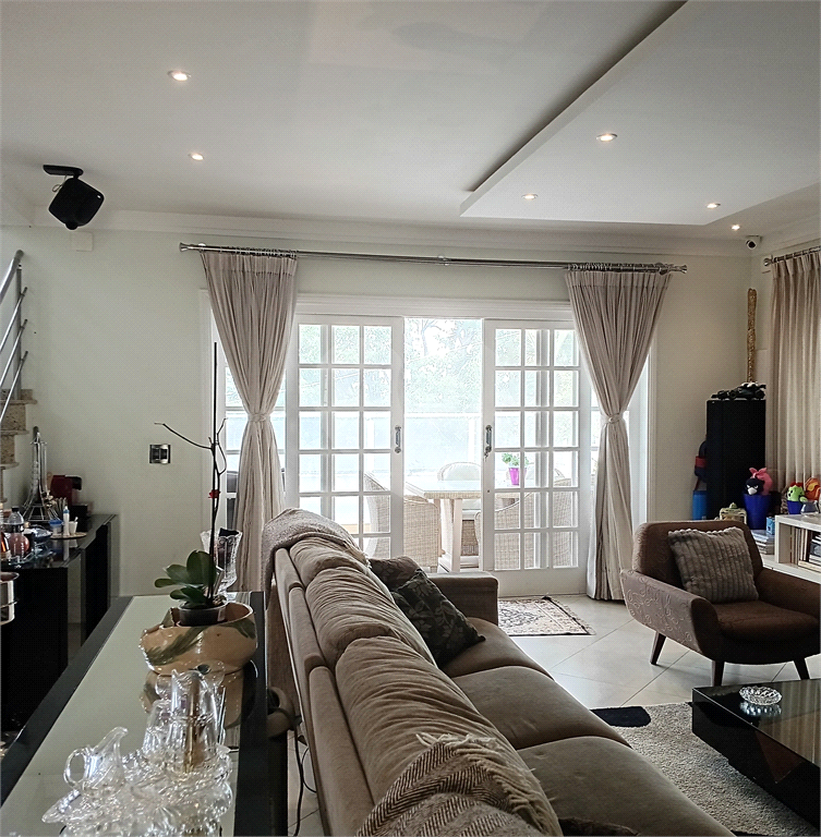 Sobrado a venda e locação no Tremembé